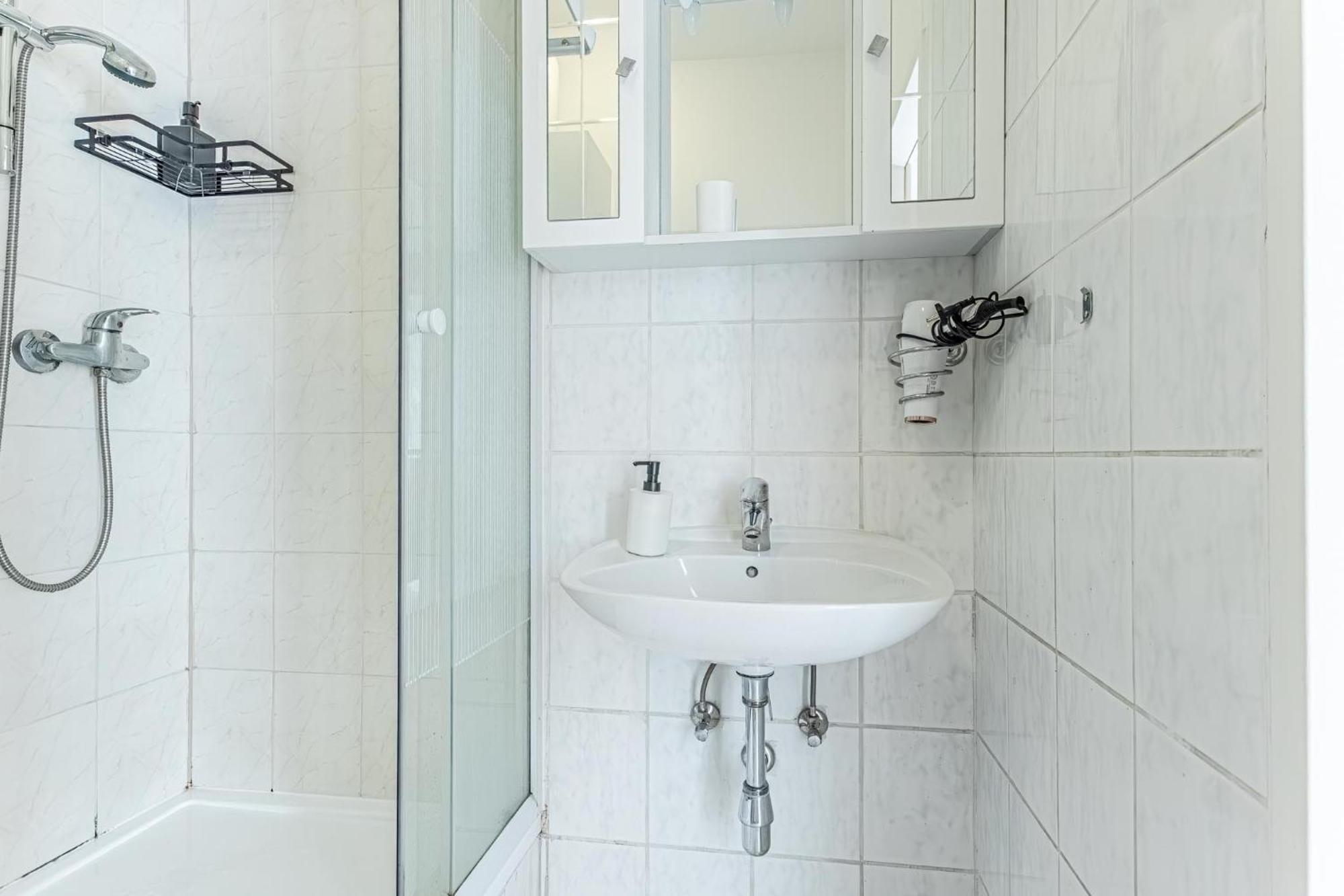 City Vibes: 1Br Apt, 10 Min To Westbahnhof Vienne Extérieur photo