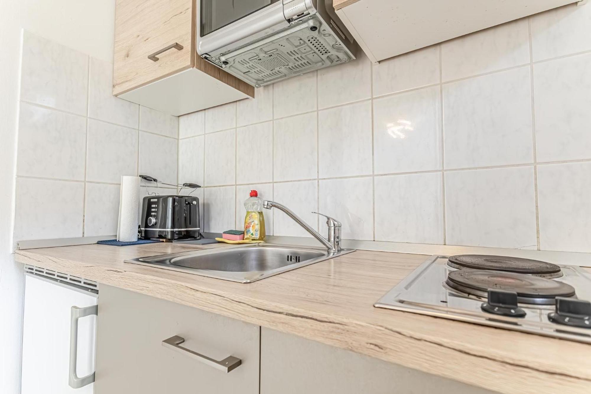 City Vibes: 1Br Apt, 10 Min To Westbahnhof Vienne Extérieur photo