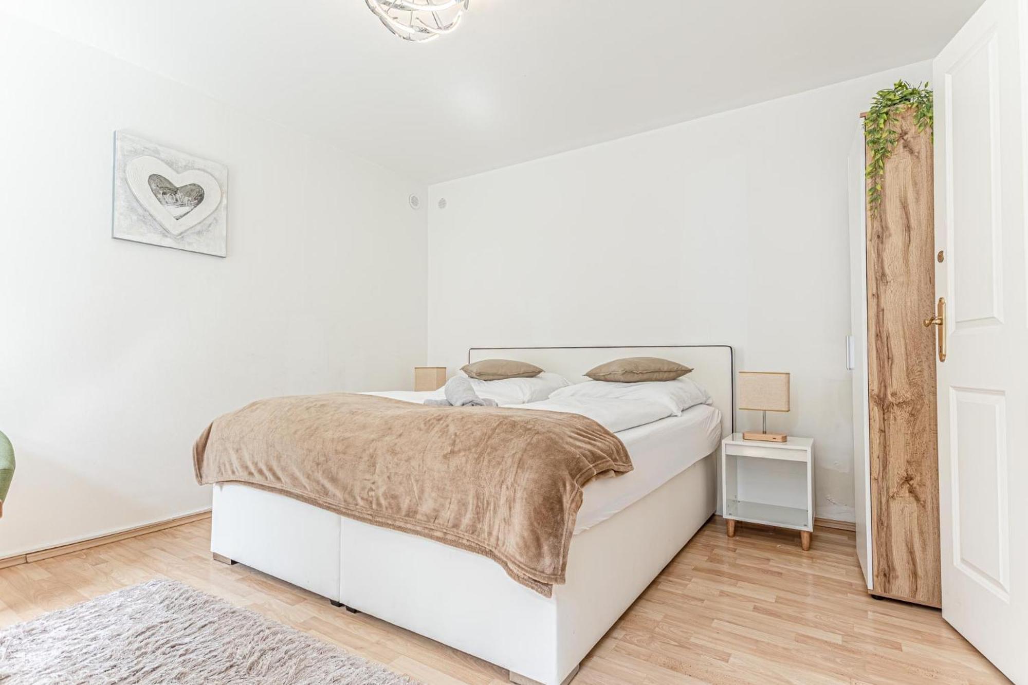 City Vibes: 1Br Apt, 10 Min To Westbahnhof Vienne Extérieur photo